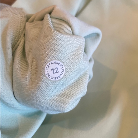 Lululemon align 6” mint green biker shorts - Picture 7 of 9